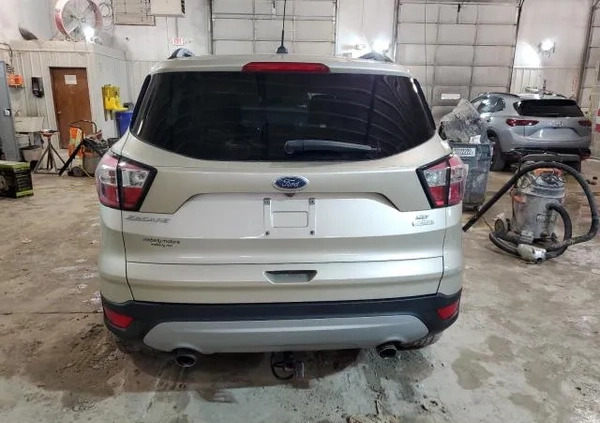 Ford Escape cena 29000 przebieg: 126961, rok produkcji 2017 z Recz małe 67